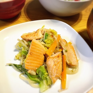 鮭とお野菜の味噌煮込み